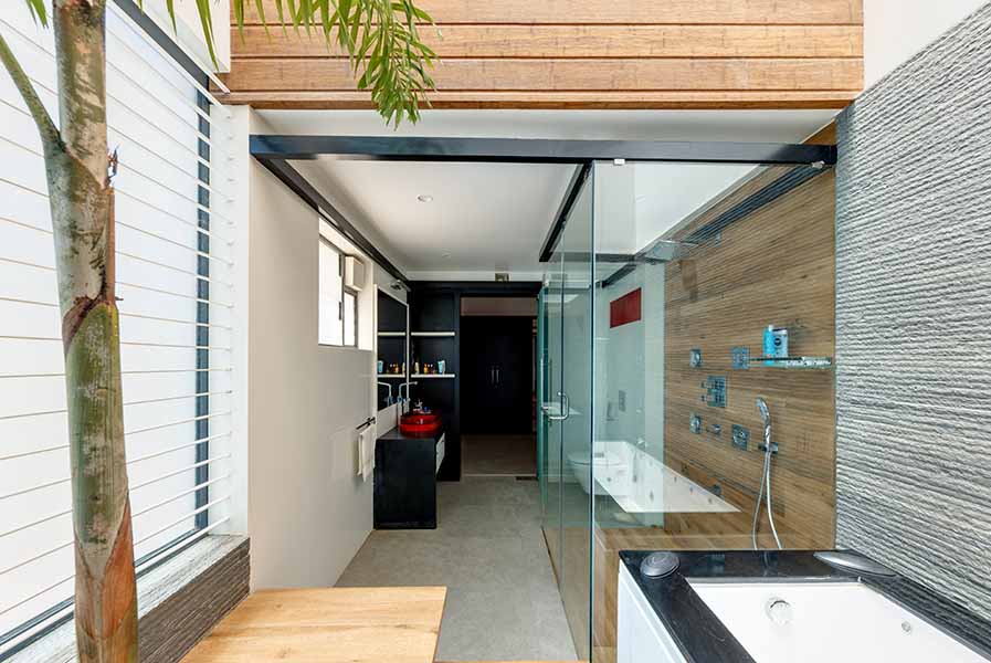Bathroom with nature