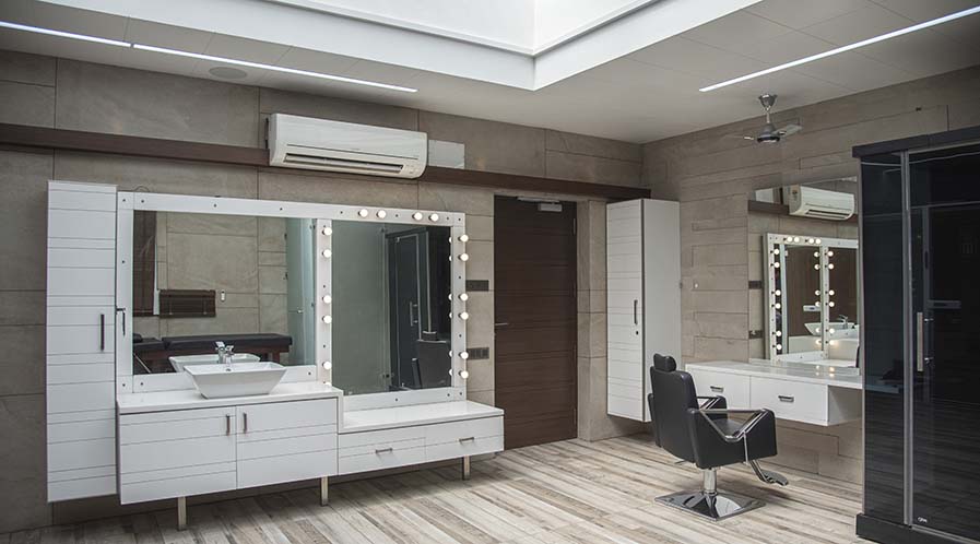 The luxury of having a personal stylist demanded for a separate space for hairdressing and make-up.  Photo Courtesy: Arun and Associates