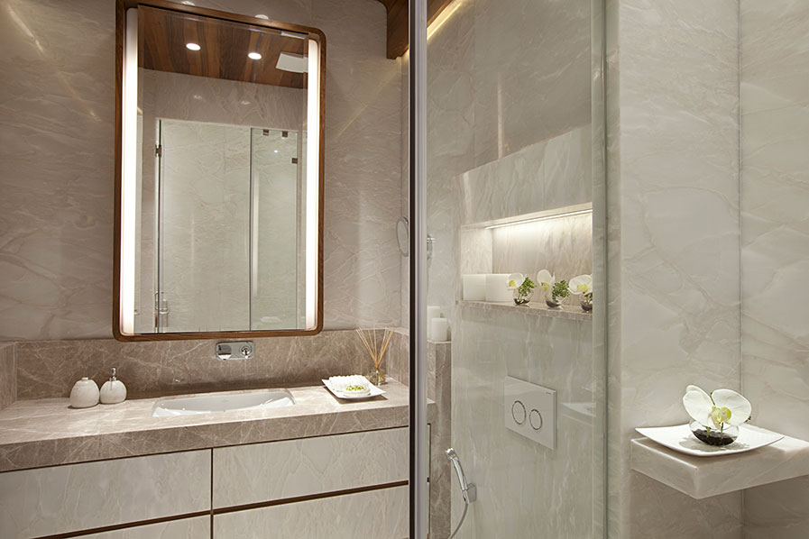 Bathroom by ZZ Architects